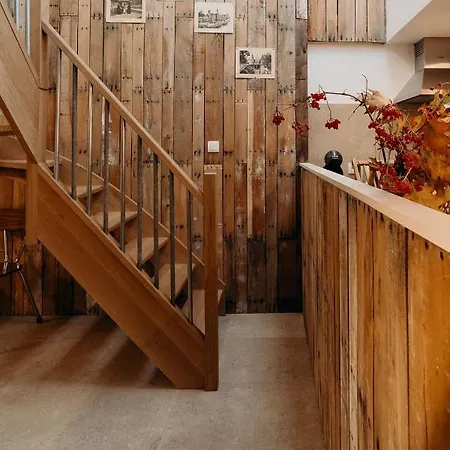 Aux Larges Pierres アパート *