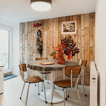 アパート Aux Larges Pierres *